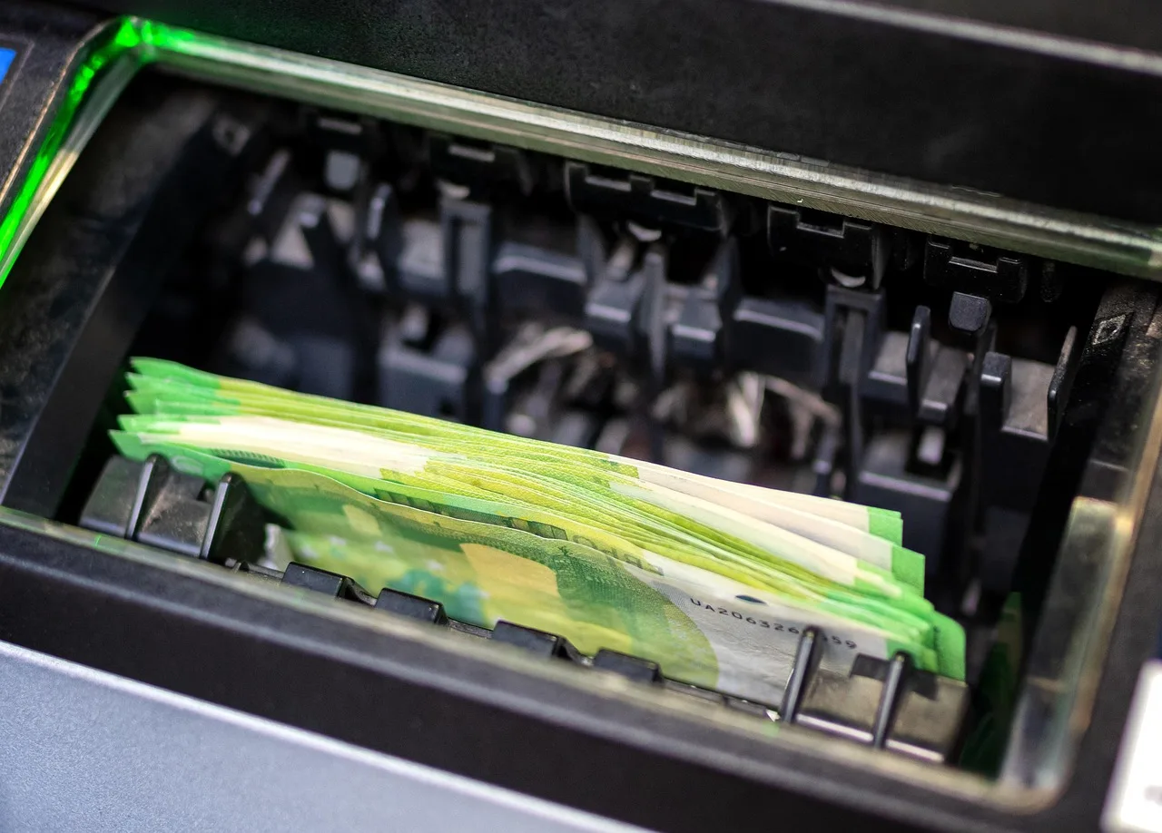 bugs, loan, green. Daily operating checklist for an ATM route business